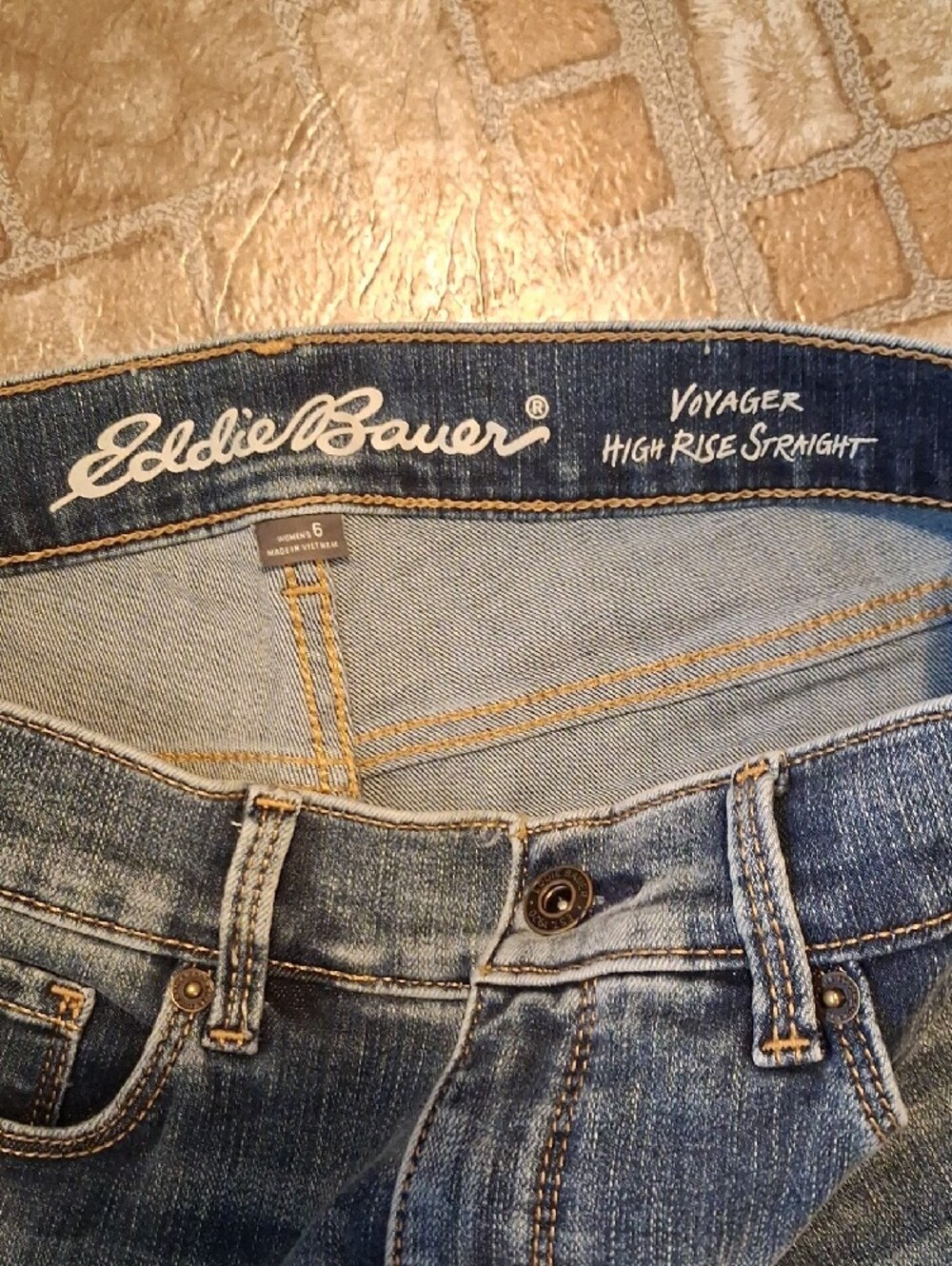 Eddie Bauer Medium Blue Women's Straight-Leg Jeans - Picture 2 of 4